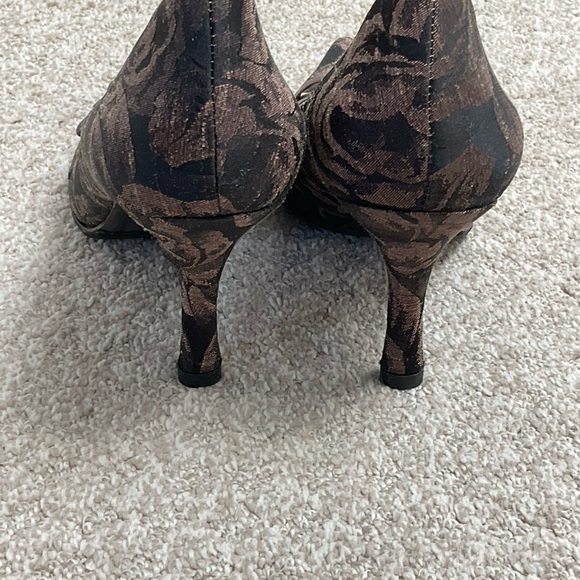 NWOT Nine West Brown Patterned Heels - Picture 3 of 4
